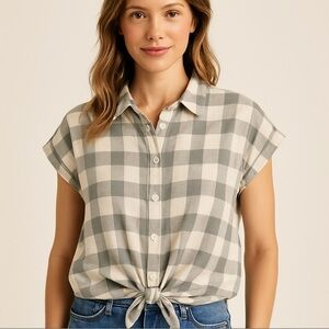 Zara checkered grey/ivory, cropped, cap sleeve, tie front shirt, Size M, GUC